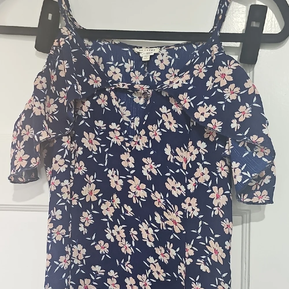 Floral Off-Shoulder Maxi Dress - Picture 4 of 11